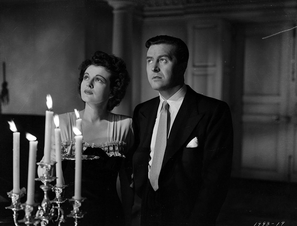 Ray Milland and Ruth Hussey in 'The Uninvited'